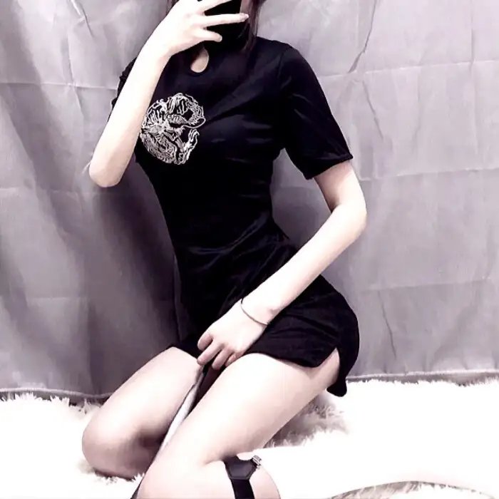 冰属性男子与酷酷女同事