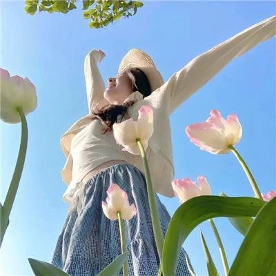 沙滩上的夏娃